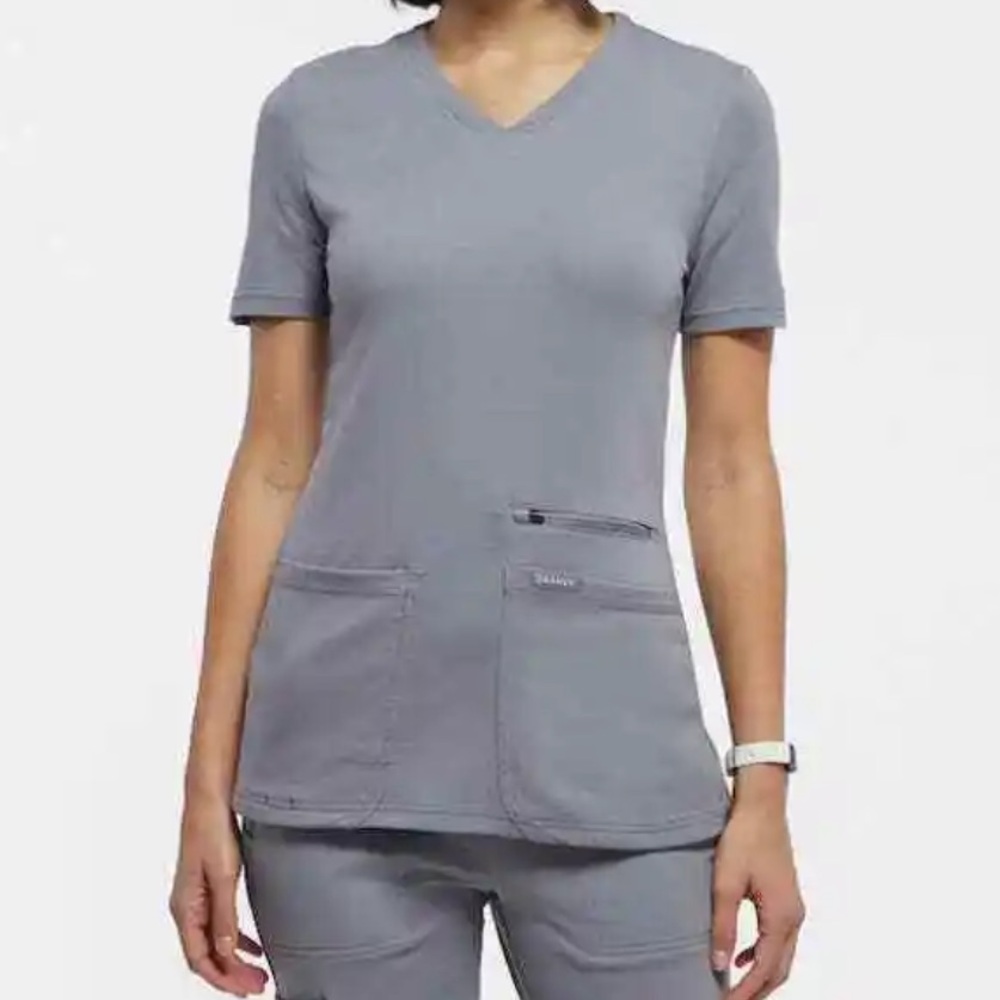 Light grey Jaanuu scrub set